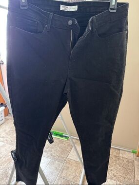 Signature Black Skinny High-Rise Jeans